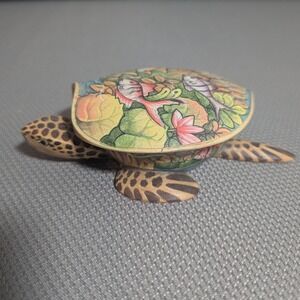 Hand Painted Carved Wood Sea Turtle Trinket Box Signed G.N. Semarajaya Bali Art